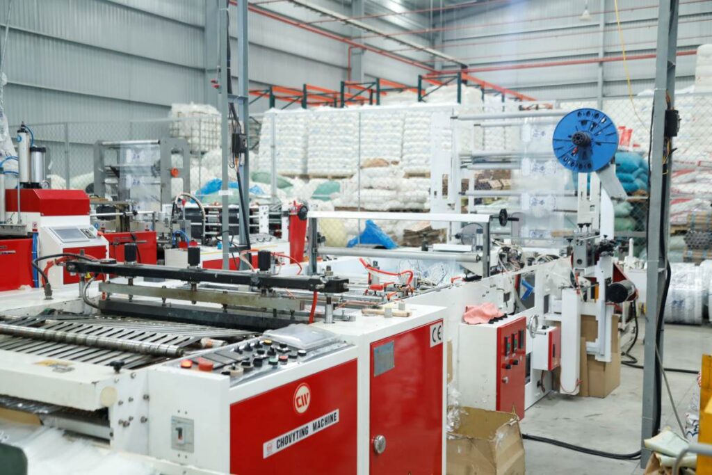 Hình ảnh thực tế máy móc sản xuất ra các loại màng PE công nghiệp